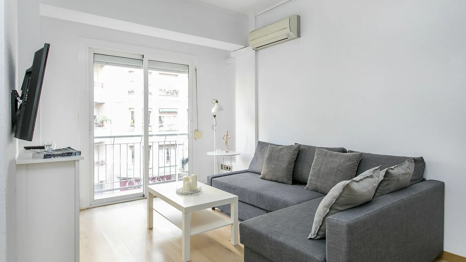 Beautiful Apt Next To The Sagrada Famila Barselona 0*,  İspanya