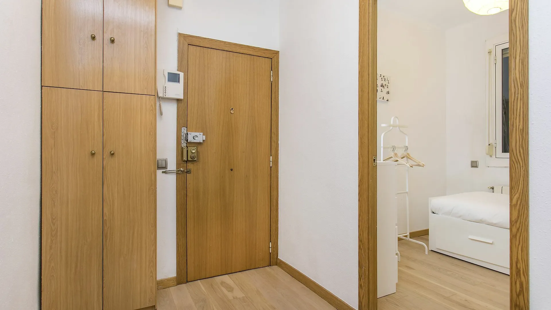 Beautiful Apt Next To The Sagrada Famila Barselona 0*,